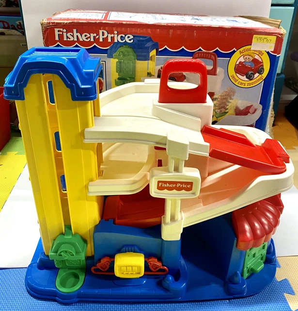 VINTAGE 1995 FISHER Price Parking Garage Gas Station W Elevator