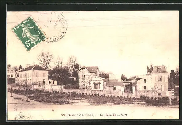 CPA Brunoy, La Place de la Gare 1919