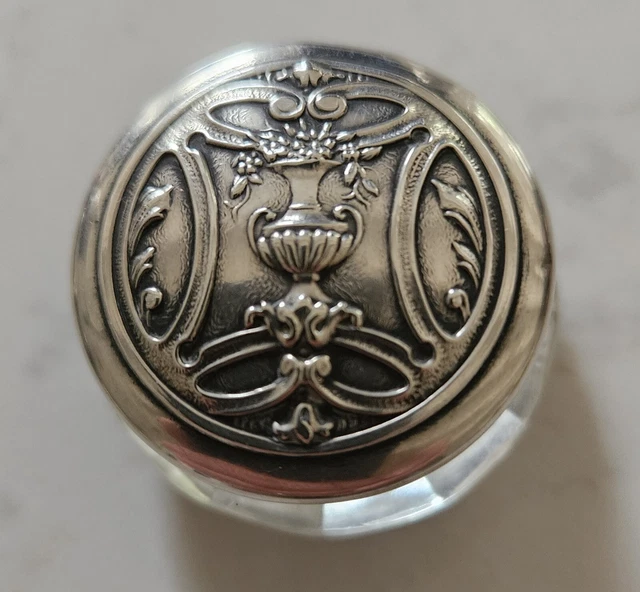 Petite Boîte à Onguent Ancienne – Sans Marque