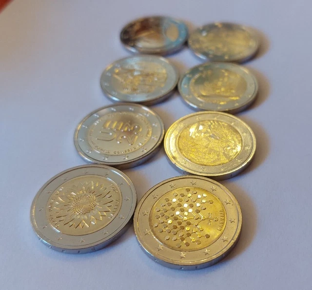 8x 2 Euro Münzen Münze Stücke unzirkuliert Sondermünzen Gedenkmünzen Konvolut