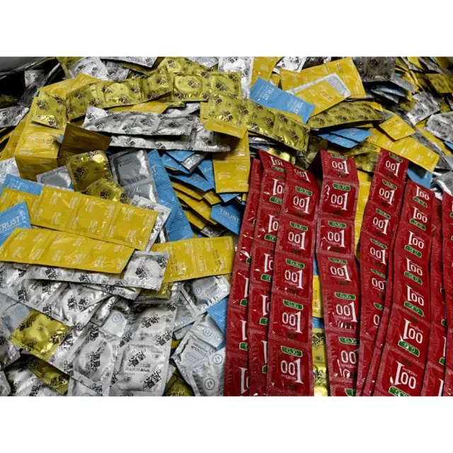 100PCS Latex Condoms Bulk Pack Ultra Thin Extended Pleasure Extra Time Sex Delay