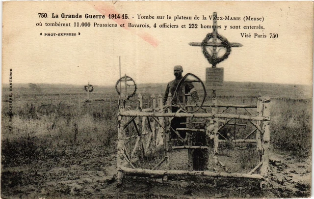 CPA 1914-15 - Tombe sur le plateau de la VAUX-MARIE (432447)