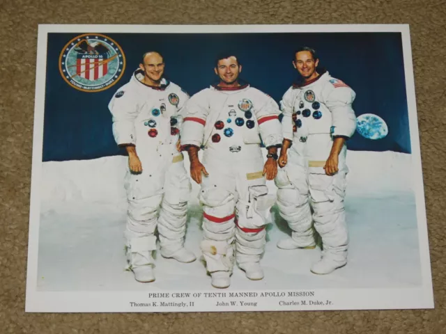 VINTAGE 1972 NASA APOLLO 16 CREW COLOR 8x10 PHOTO - MATTINGLY / YOUNG / DUKE