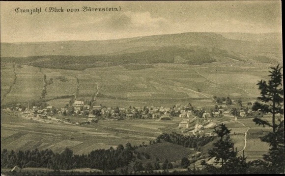 Ak Cranzahl Sehmatal im Erzgebirge, Blick vom Bärenstein auf den Ort - 3768279