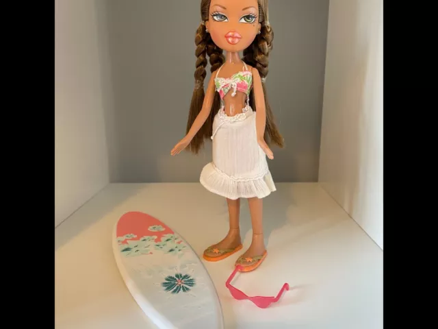 BRATZ HOT SUMMER Dayz Cloe Doll with Original Bikini, Shoes & Surfboard  £19.75 - PicClick UK