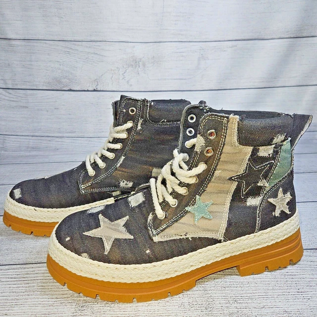 MENS CAHHRR BOOTS Black PreDistressed w/ Stars US Size 11 Trendy