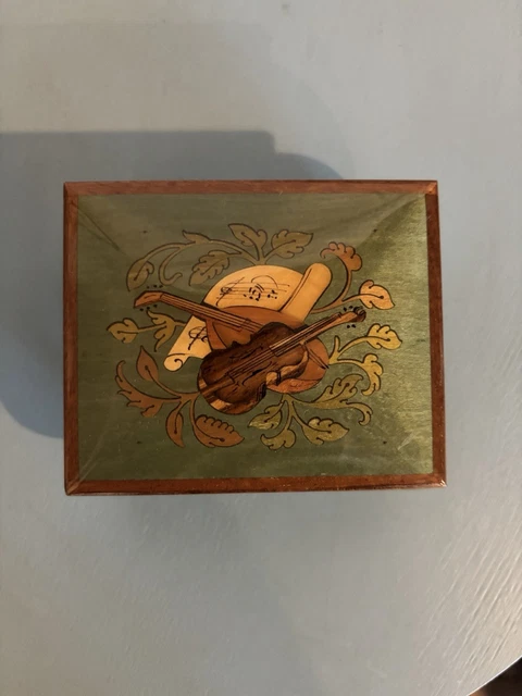 VINTAGE ITALIAN REFUGE Music Box. Plays “My Lady