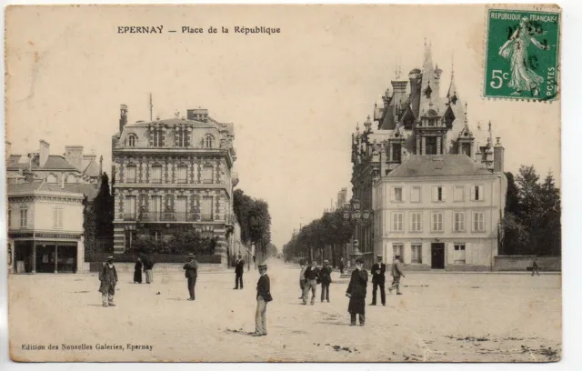 EPERNAY - Marne - CPA 51 - Place de la République