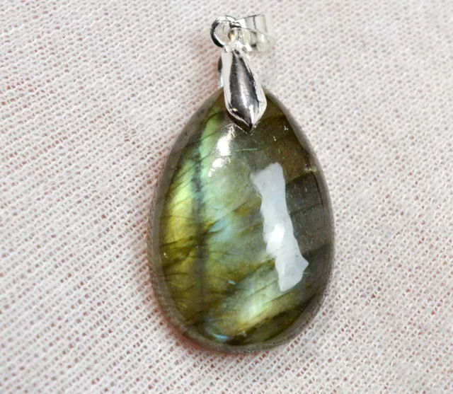 Labradorite 39 carats - pendentif cabochon pierre naturelle - Madagascar / EZ85