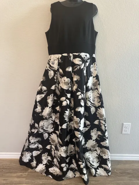 Sangria Ladies Size 16 Long, Sleeveless, Formal/Prom Dress, Black/Floral Gown.