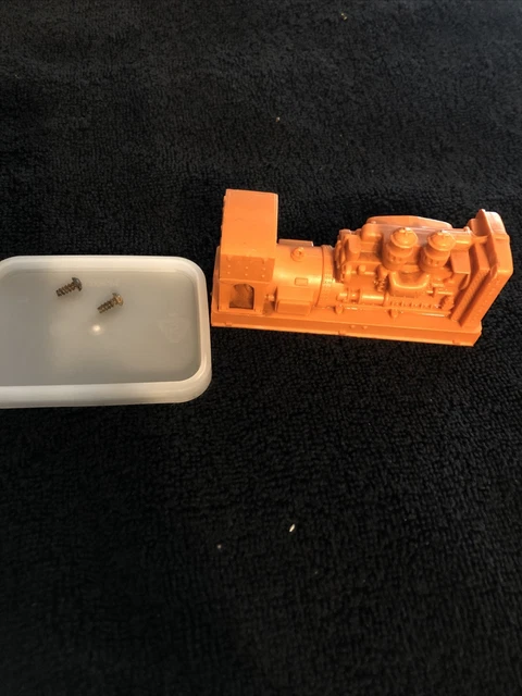 Lionel 6520-17 Orange Diesel Motor & Generator for Oil Well or Searchlight Car