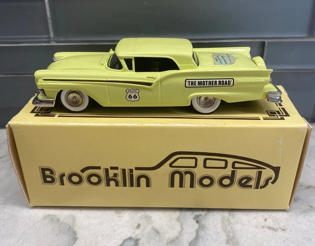 Brooklin Models Ford Fairlane Skyliner 1957 – 1/43, Ivoire, Métal Blanc, Occasion