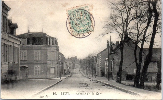 58 LUZY - avenue de la gare -