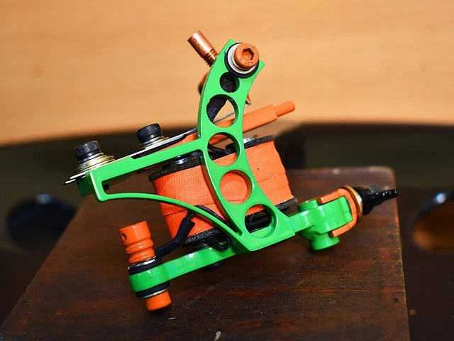 Handmade tattoo machine shader mag 5-25, Running 105-110 Hz @ 4.5 V Unloaded