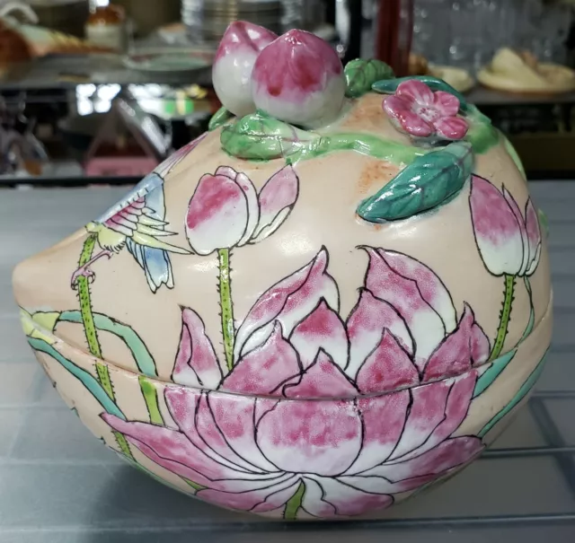 19th Century Chinese Famille Rose Canton Porcelain Peach-Form Presentation Box