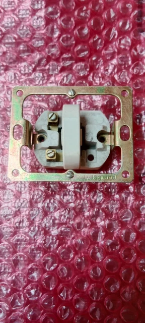 Interrupteur Simple Allumage Legrand Chambord – Occasion En Bon état – Pour Installation électrique