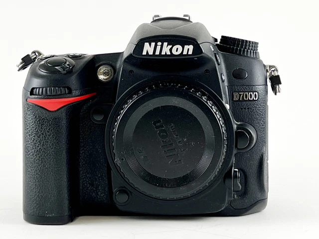 Nikon D7000 16.2 MP Black DSLR Camera/6,300 Shutter/Charger/Strap/USB Cable/Box