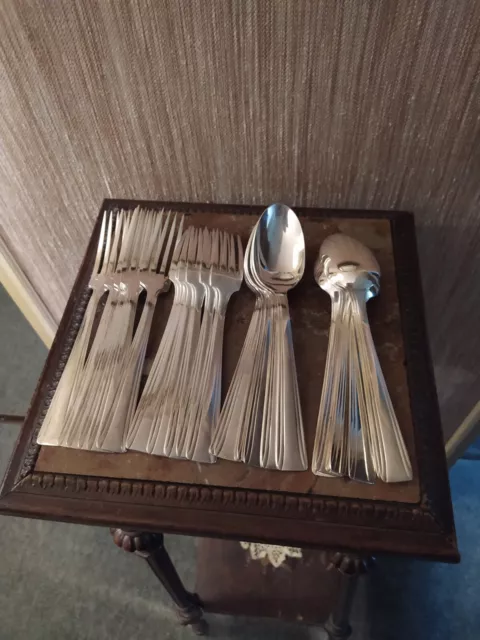Ménagère 24 Pièces Couverts de Table Orfèvrerie Argental Métal Argenté