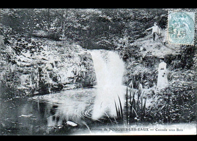 POUGUES-LES-EAUX (58) Pecheur à la ligne à la CASCADE en 1907