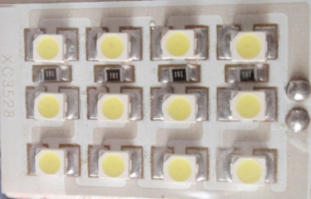 LED CMS PLCC2 3528 Bianchi 1200mcd 25 Pezzi Fai-da-te LED SMD Bianchi PLCC2 3528 - 25 Pezzi, Luminosità 1200mcd, Per Circuiti E Riparazioni Siemens PLC - Foto 7