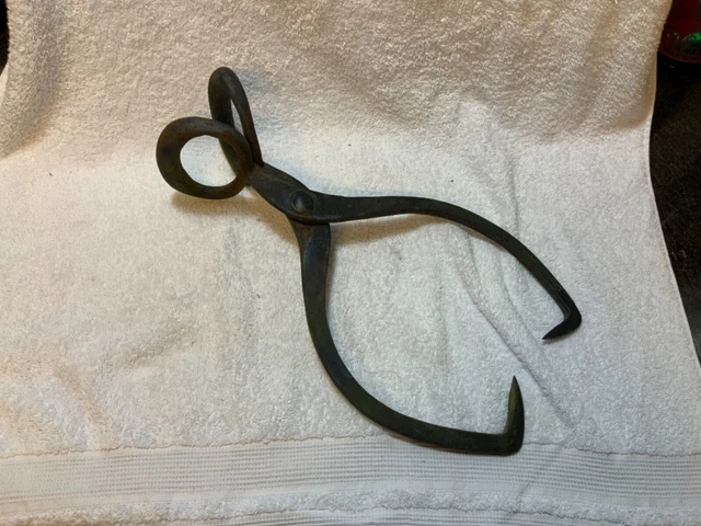 Antique Vintage Rusty Iron Ice Block Tongs Metal Primitive Rustic Farm Barn