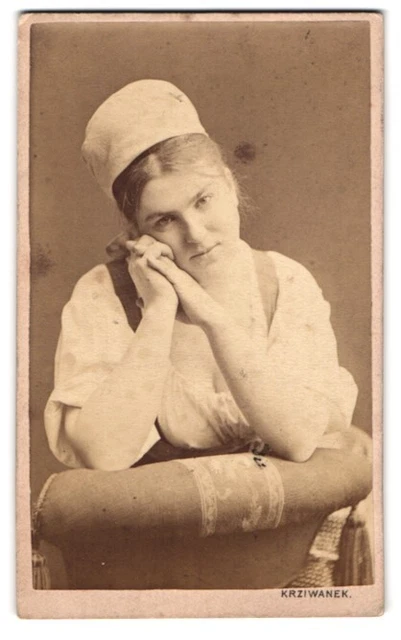 Fotografie Krziwanek, Wien, Hofstallstr. 5, Portrait bildschönes Fräulein im in