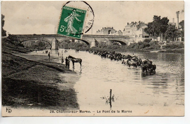 CHALONS SUR MARNE - Marne - CPA 51 - Militaires - lavage des chevaux