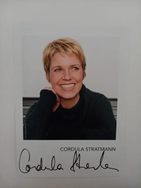 Cordula Stratmann -  - original Autogramm - ca. 15x10cm - Autogrammkarte