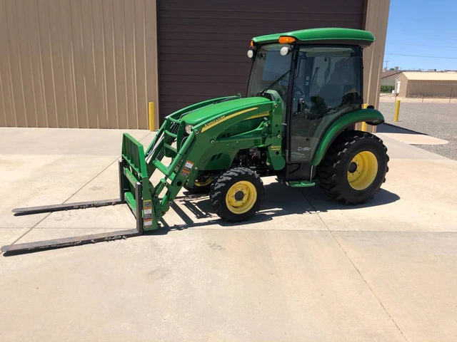 2010 John Deere 3320 4x4