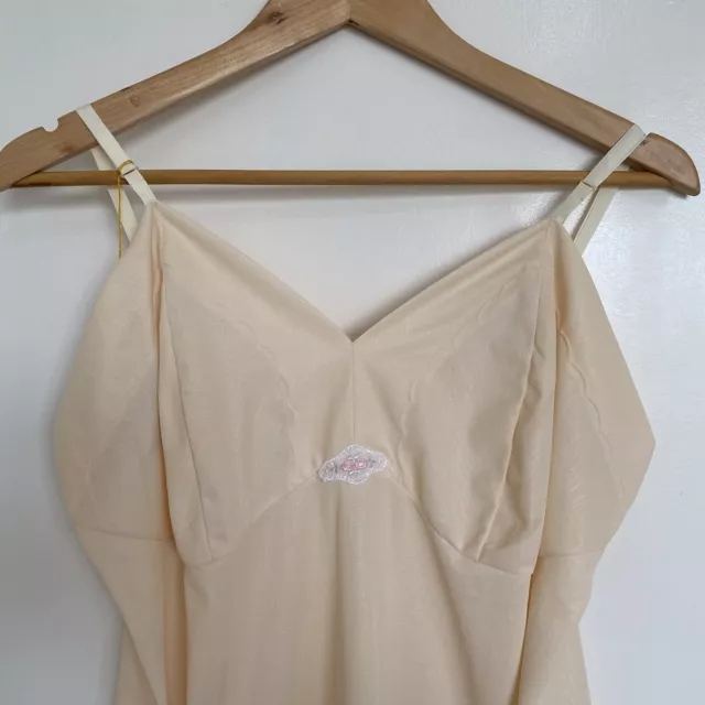 Vintage 1960's Fibremakers Nylon Slip Peach Size AU 18 New+ Tags Lingerie Lace 3