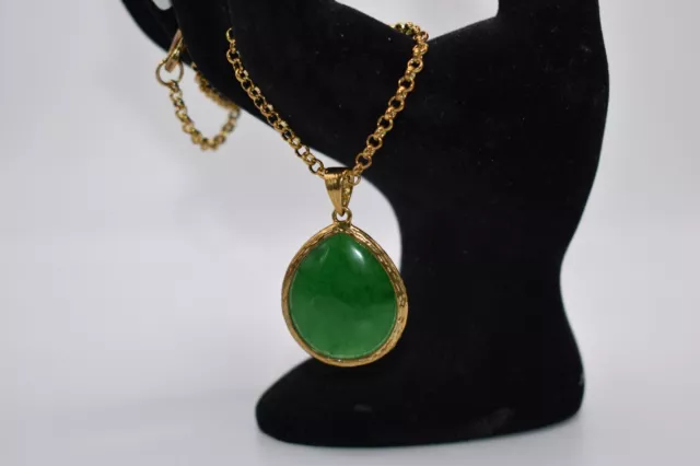 Natürliche grüne Jade Edelstein elegantes Design Träne Anhänger Halskette Damen