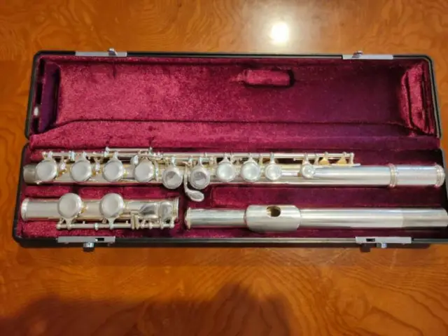 Jupiter (JFL 511E-2) flute- sliver plated beginner flute