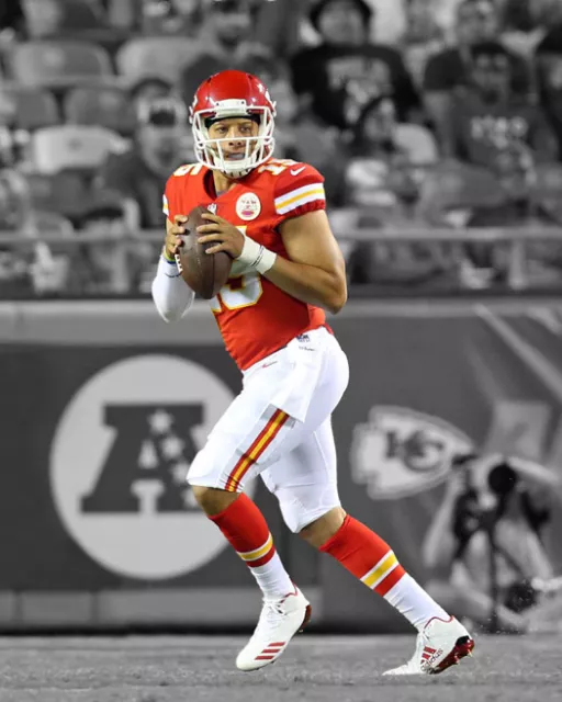 Kansas City Chiefs PATRICK MAHOMES Glossy 8x10 Photo Spotlight Print Poster