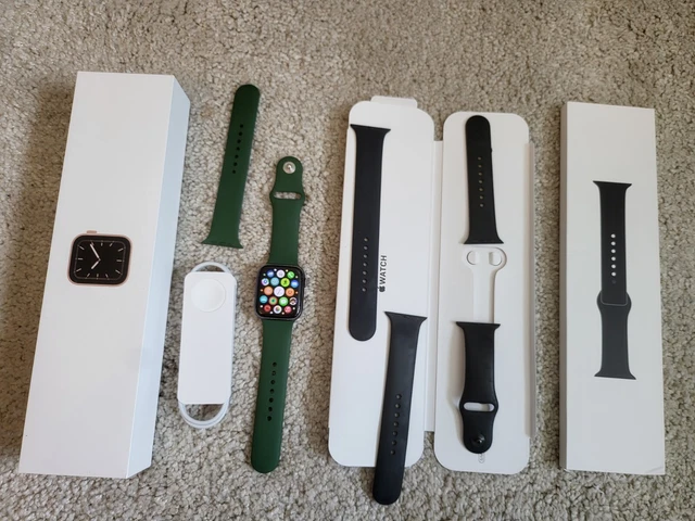 Apple Watch Series 5 44mm LTE  Cellular GPS mit Sportarmband Grün - Spacegrau