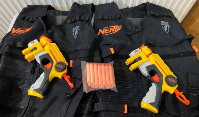 2 X Nerf Elite N-Strike Nite Finder Guns 2 x Vests Jackets Darts Bundle