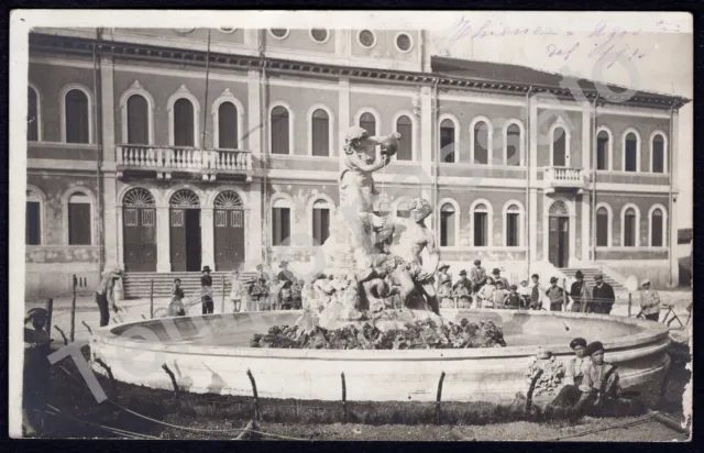 Cartolina fotografica di Thiene, fontana di Bacco e Arianna - Vicenza, 1916