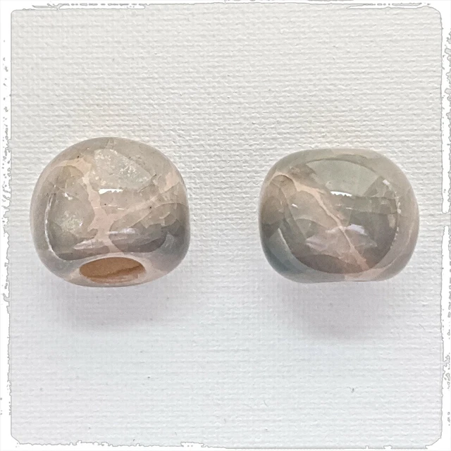 KAZURI MACRAME BEADS - round - gray & peach with the giraffe pattern