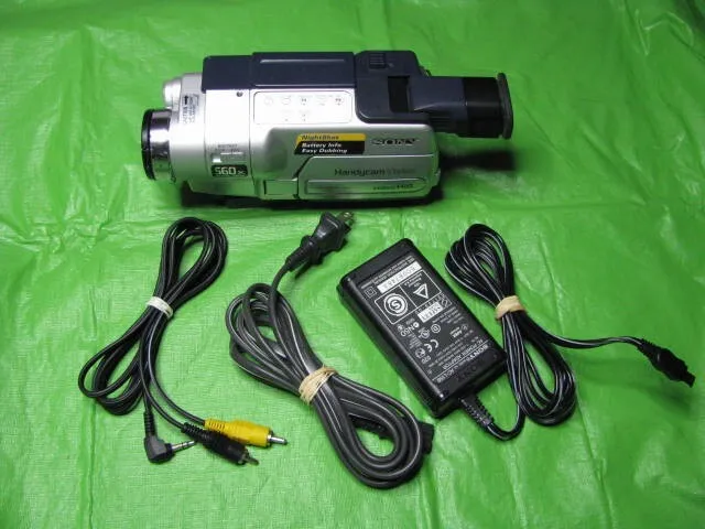 Sony CCD-TRV118 Hi8 Analog Camcorder - Record Transfer Watch Video Hi 8 Tapes @