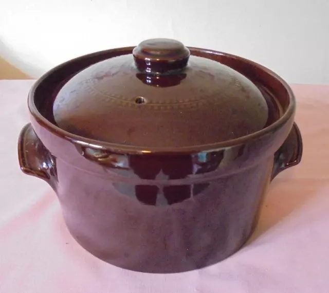 Large 4 Pint Pearsons Chesterfield 2 Handle Lidded Casserole Pot