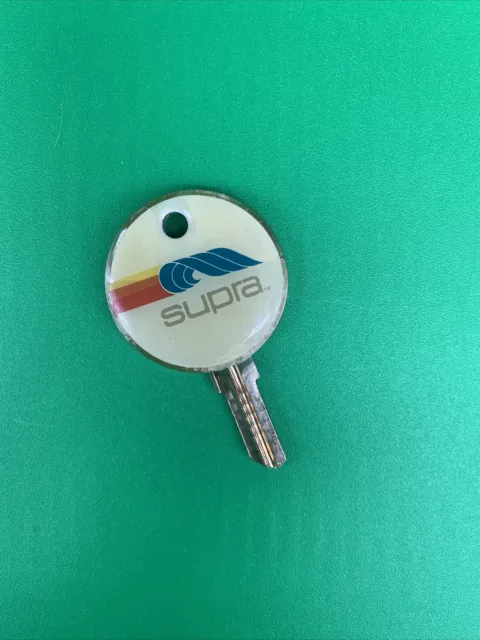 Supra Key Uncut Vintage 80’s Wave Logo