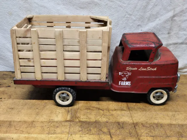 Vintage 1960's Structo Farms Red Pressed Steel Stake Farming Truck