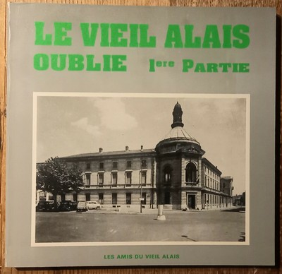 Carte postale 10cmX15cm GARD ALES le pont-vieux l'ermitage timbrée 1969 