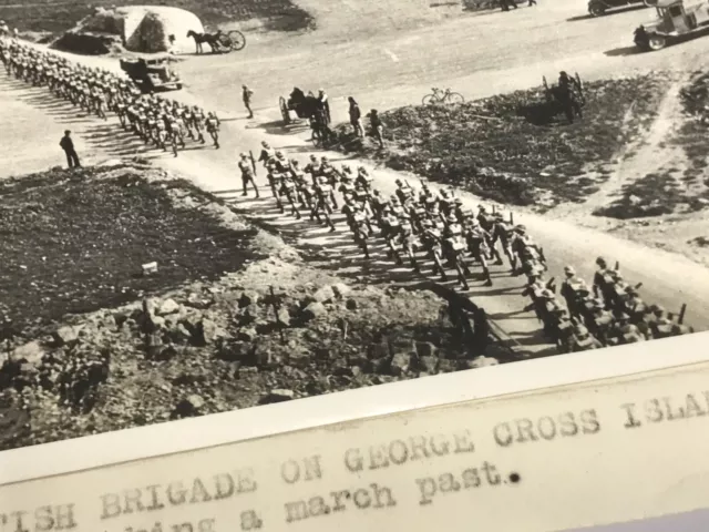Original Press Photo WW2 British Brigade George Cross Island March Past