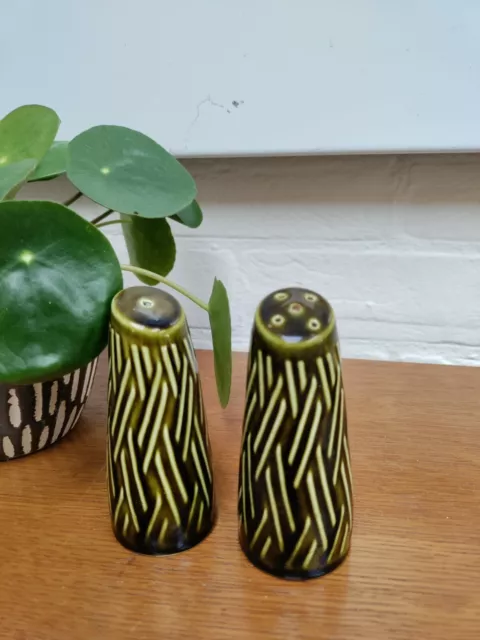 Vintage Crown Devon Wyncraft Salt And Pepper Pot Green Pottery