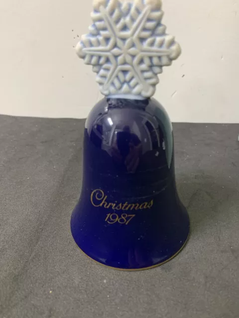 Vintage Cobalt Blue Avon 1987 Porcelain Christmas Bell Carolers Snowflake Handle