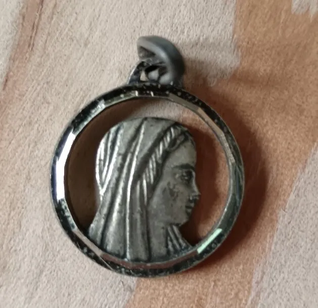 Médaille Religieuse Ancienne Sainte Bernadette De Lourdes Vierge Marie Jésus