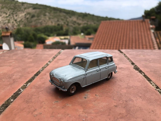 Dinky Toys Renault 12 Réf 1424 – Miniature Collection échelle 1/43 Ancienne