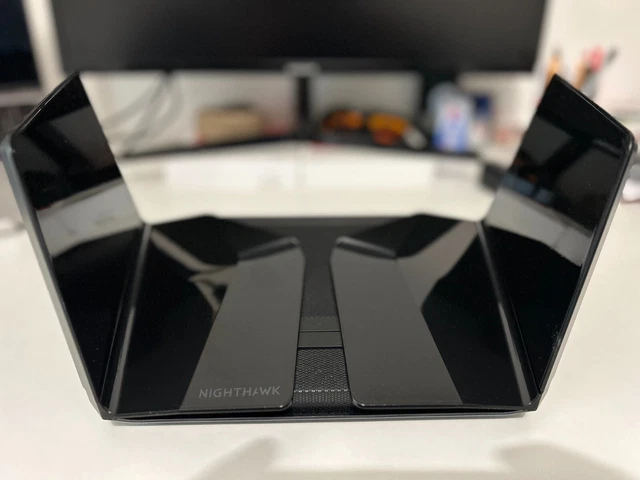 Netgear Router Wi-Fi 6 Nighthawk AX12 RAX200 come nuovo