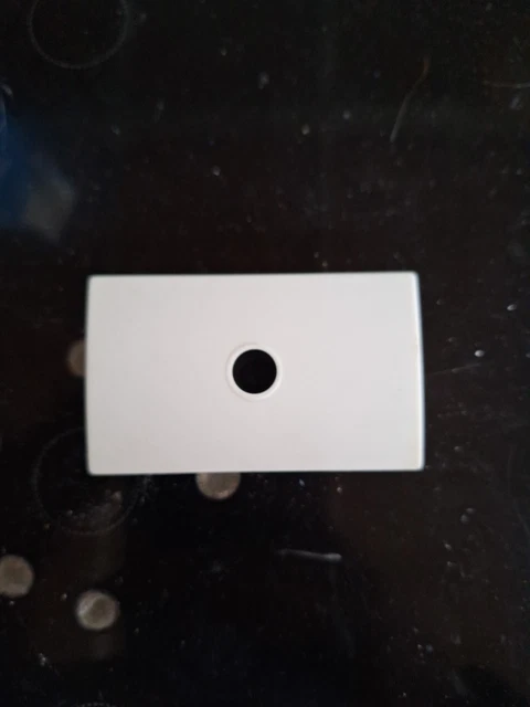Legrand 090466 Prise de courant étanche 2P+T avec volet Plexo IP66