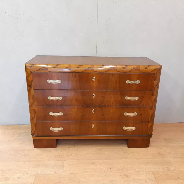 Commode Art Deco En Placage De Noyer Et Bruyere, Vers 1940 Restaure'